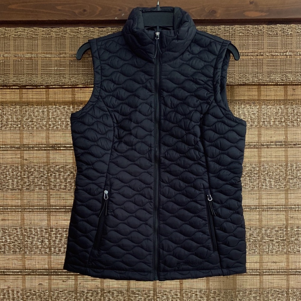 Black puffer vest